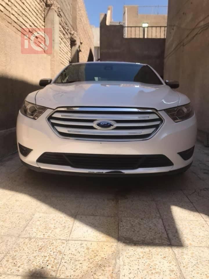 Ford Taurus